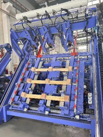 EcoWood Pallet Line 1000  Автоматический гвоздезабивной станок для поддонов (3 шт )  Гвоздезабивной пистолет Stanley: 70 x 3 и 58 x 3Давление воздуха: 0,8 МпаСкорость гвоздезабивателя: 7 шт /сек Серводвигатель мощностью: 1,5 кВтНапряжение: 380 ВРа...